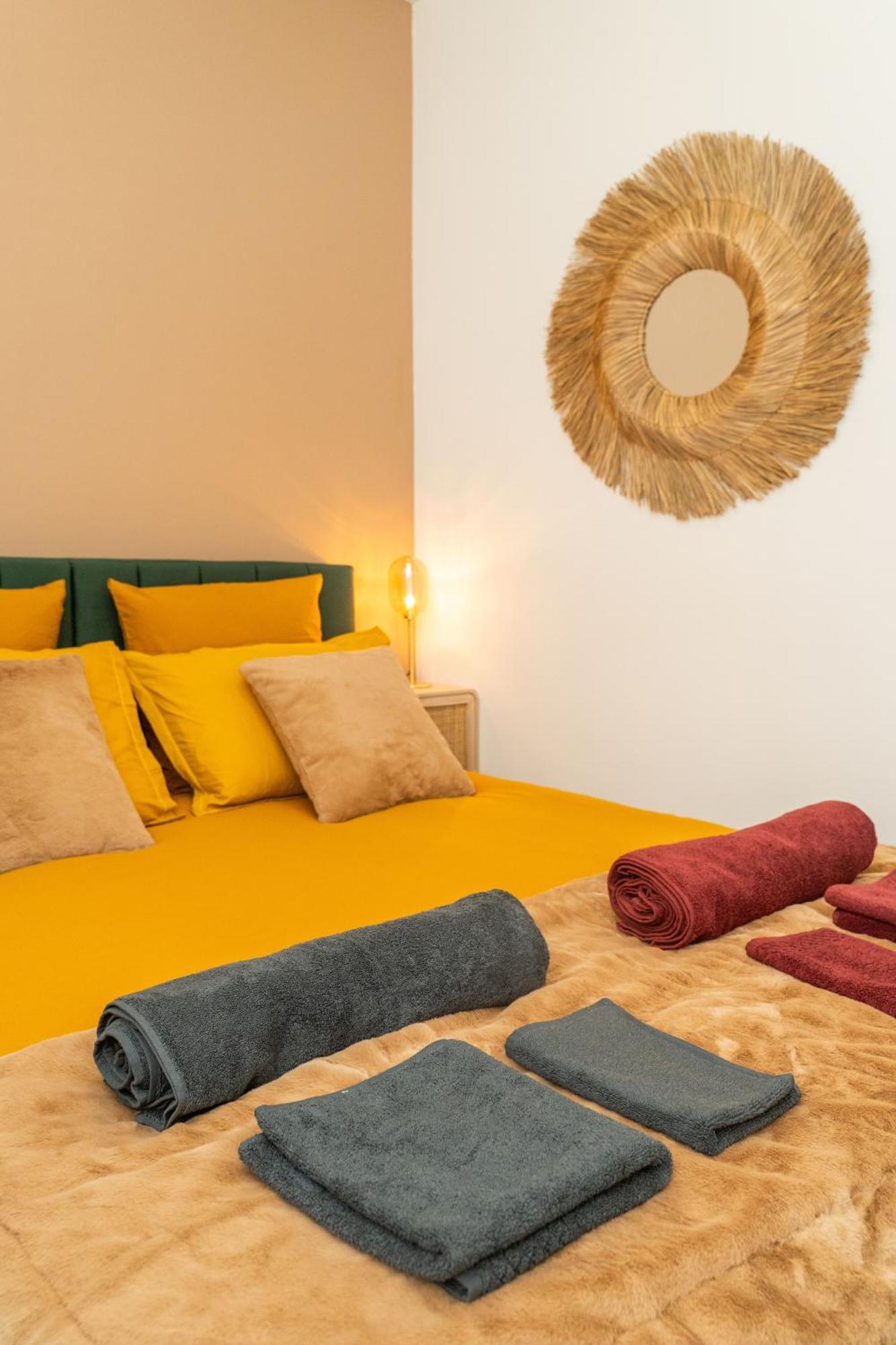 Appartement Typique Hyper Centre - Neuf Premium - Parking Gratuit *